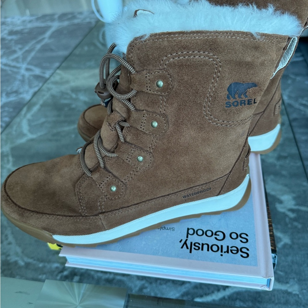Brand New Sorel Brown Suede and Fleece Winter Boots - Picture 12 of 13